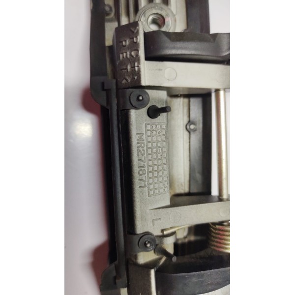 Maçaneta Externa Porta T.e Mitsubishi Pajero Tr4 04 A 15