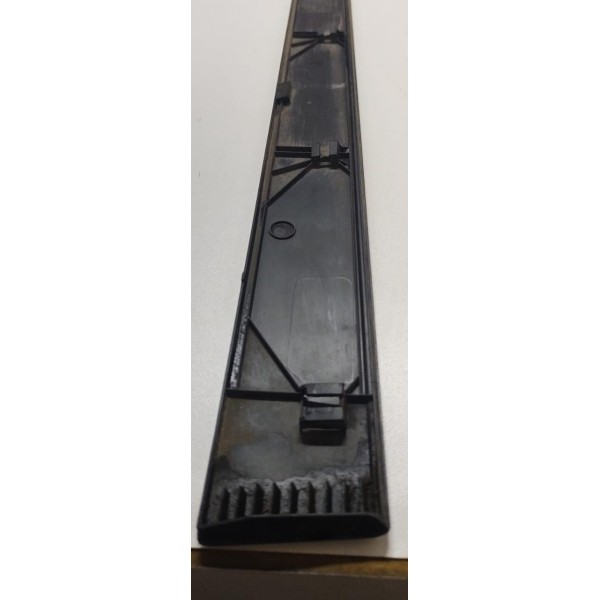 Moldura Da Porta Dianteira Direita New Tucson 2017 A 2021