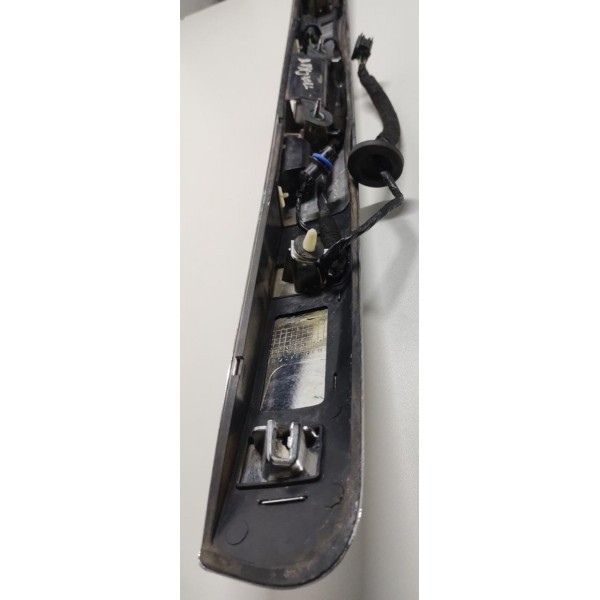 Aplique Moldura Cromada Tampa Traseira Tracker 2014 A 2017