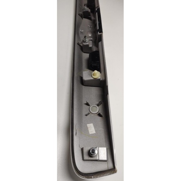 Moldura Tampa Traseira Nissan Versa 2012 A 2018