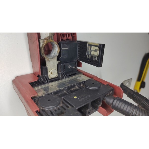 Polo Positivo Com Fusível Gm Prisma Onix 2013 A 2018