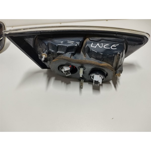 Lanterna Tampa Traseira Esquerdo Mitusubishi Lancer