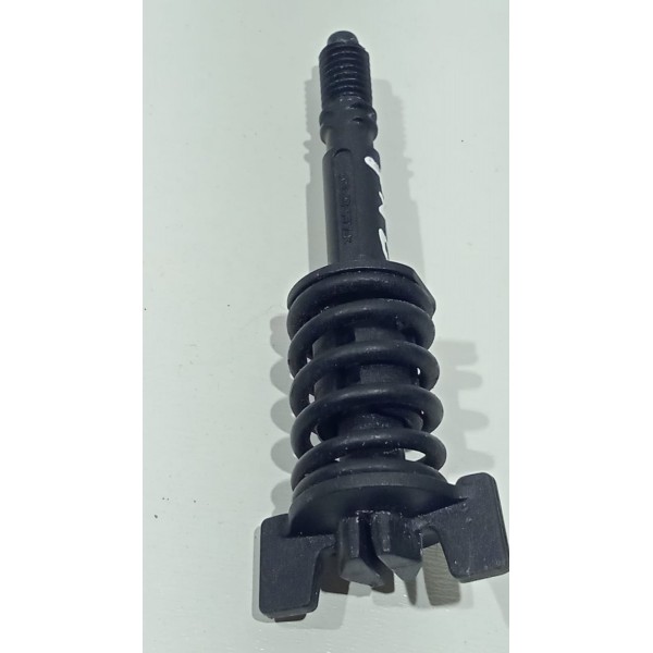 Parafuso Fixação Lanterna Traseira Vw Fox 10 A 21