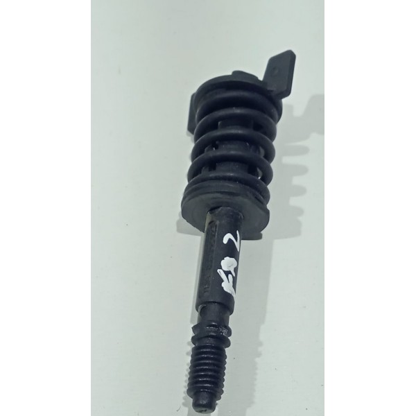 Parafuso Fixação Lanterna Traseira Vw Fox 10 A 21