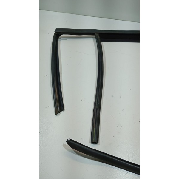 Guarnição Borracha Trilho Vidro Porta T.d Vw Golf Variant
