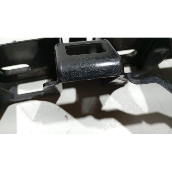 Guia Parachoque Dianteiro L.d Vw Golf 14 A 18