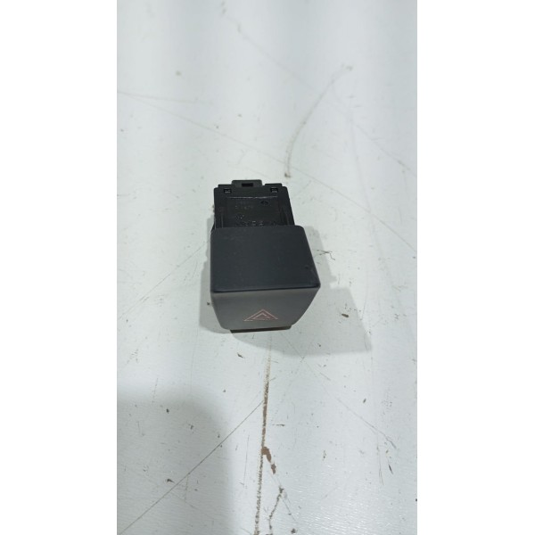 Botão Chave Pisca Alerta Nissan Kicks 16 A 25