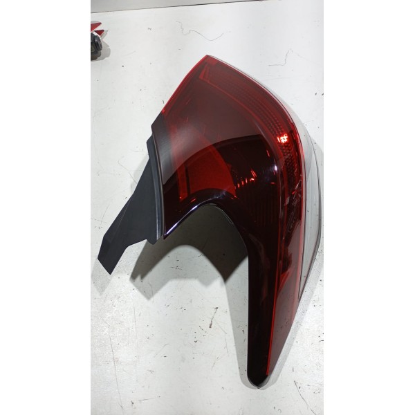 Lanterna Traseira Led L.e Nissan Kicks 21 A 25