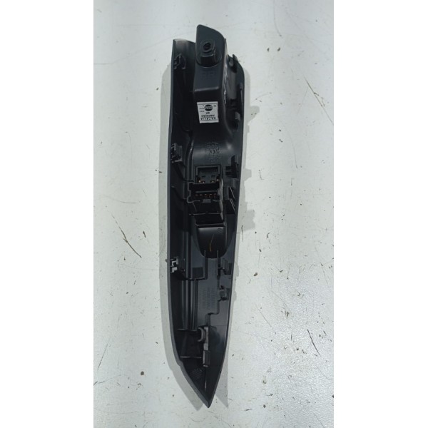 Acabamento Puxador Porta Comando Vidro T.d Nissan Kicks