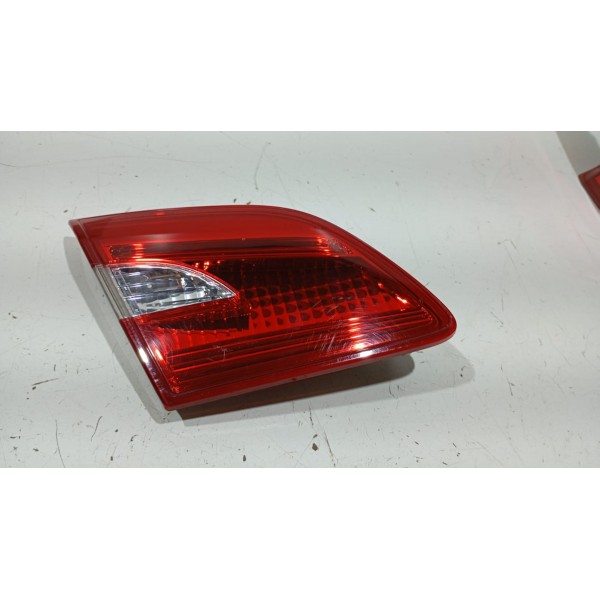 Lanterna Da Tampa Traseira L.e Nissan Sentra 14 A 20