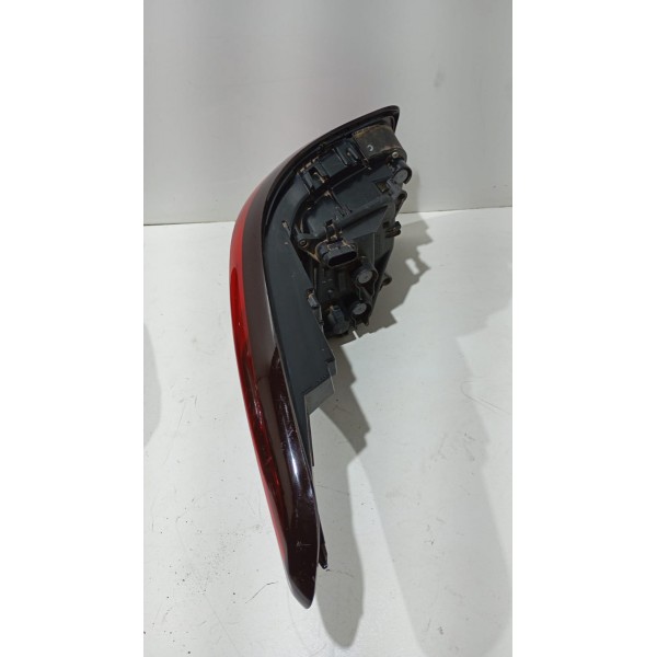 Lanterna Traseira L.d Fiat Toro 16 A 23