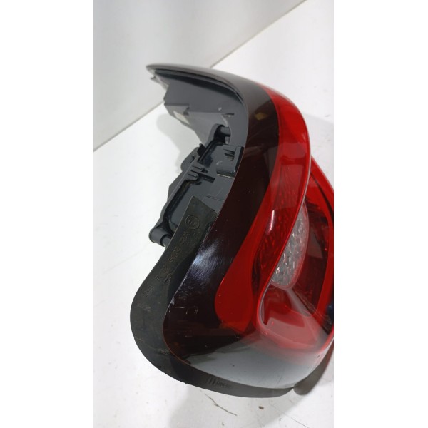 Lanterna Traseira L.d Fiat Toro 16 A 23
