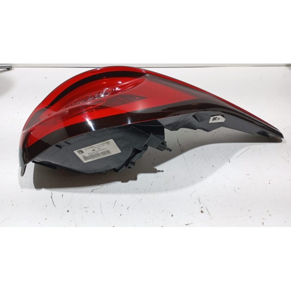Lanterna Traseira L.d Fiat Toro 16 A 23