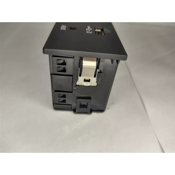 Central Usb Auxiliar Original Audi A3 2017 A 2020  8v0035708