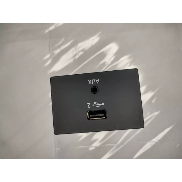 Central Usb Auxiliar Original Audi A3 2017 A 2020  8v0035708