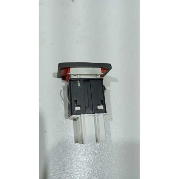 Botão Interruptor Pisca Alerta Vw Jetta 12 A 17