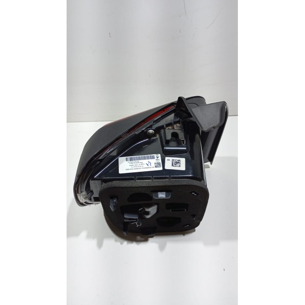 Lanterna Traseira Led L.d 22 A 24 S/ Detalhe Original
