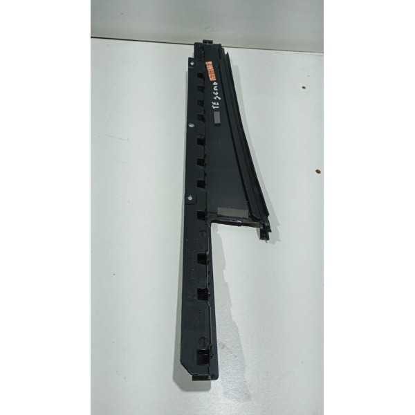 Moldura Coluna De Porta T.e Jeep Commander