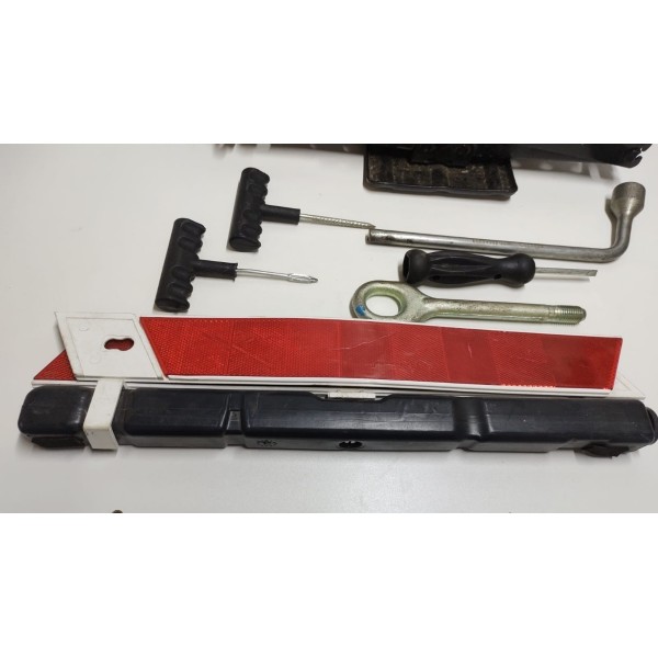 Kit Macaco Gancho Reboque Triangulo Fiat Doblo Adventure