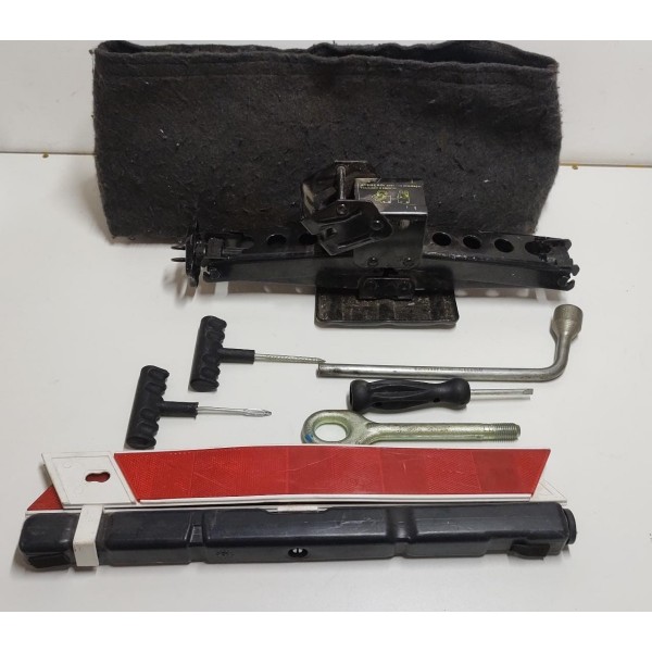 Kit Macaco Gancho Reboque Triangulo Fiat Doblo Adventure
