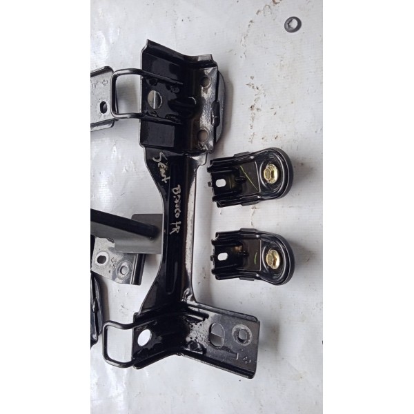 Jogo De Suporte Banco Traseiro Nissan Sentra 14 A 16